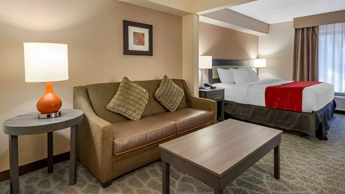 Alpharetta House | Gorgeous Room for Groups! Free Breakfast