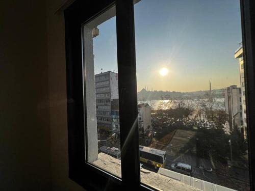 Galata Apartment | Gorgeous Sea View Apartment in Central Karaköy 4BR, 2BA, AC
