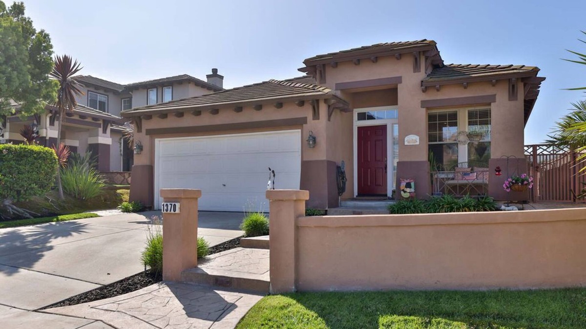 Eastlake Greens House | Gorgeous single family home in Award Winning Eastlake Greens!