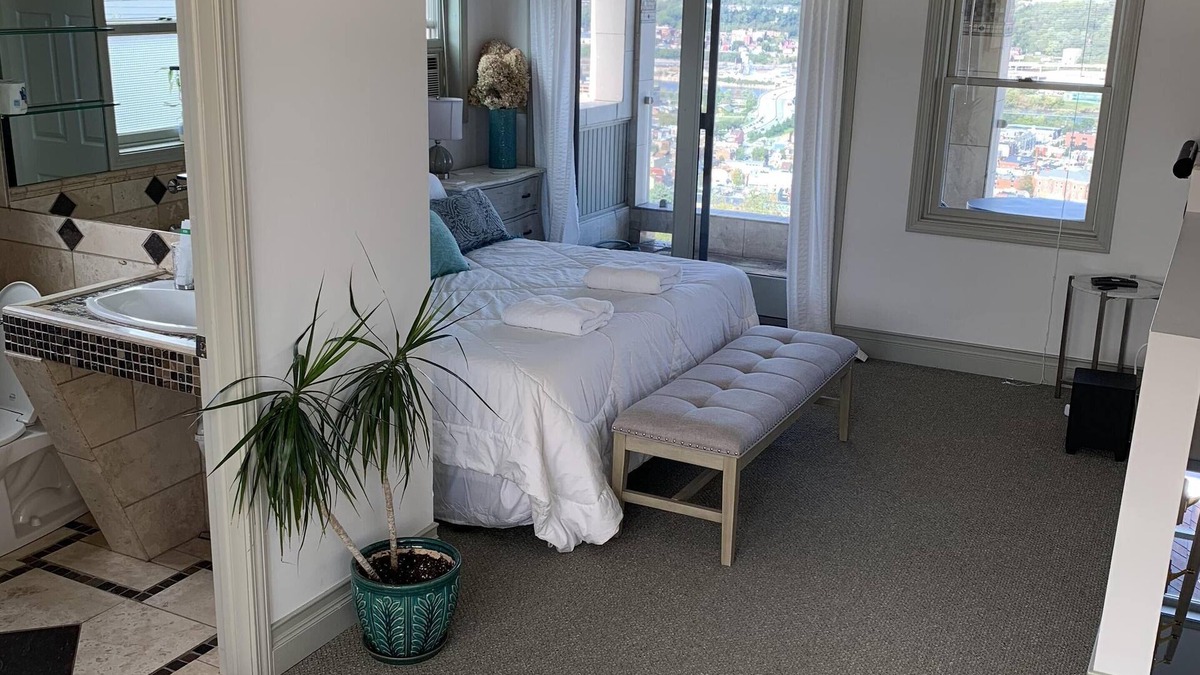 South Side Slopes House | Gorgeous Southside Slopes home with outdoor hot tub and city view!