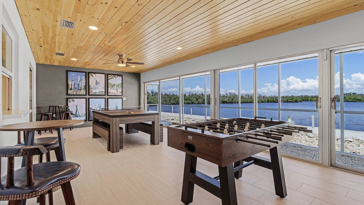 Saint James City House | Gorgeous & Spacious 3/3.5, Incredible Water Views! Sleeps 9!