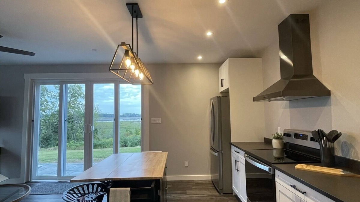 Otonabee-South Monaghan Apartment | Gorgeous suite overlooking Rice Lake. Breathtaking sunrise, peaceful relaxation.