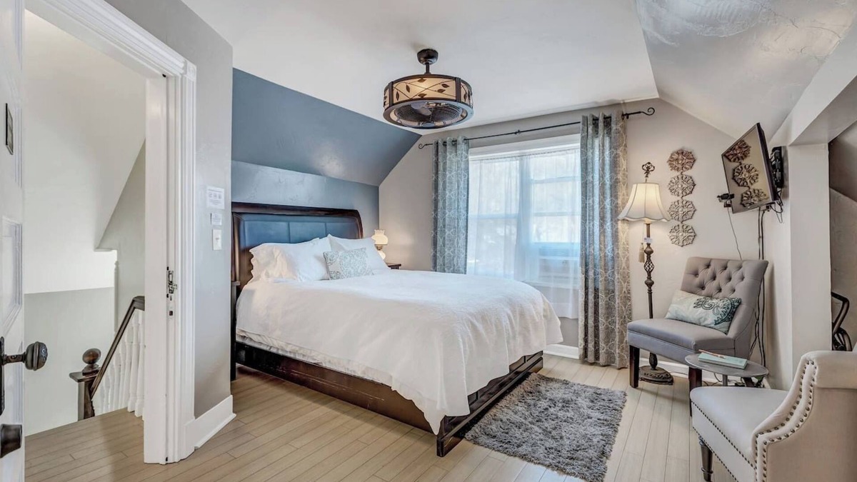 Glenwood Springs House | Gorgeous Suite at the Downtown Floradora House