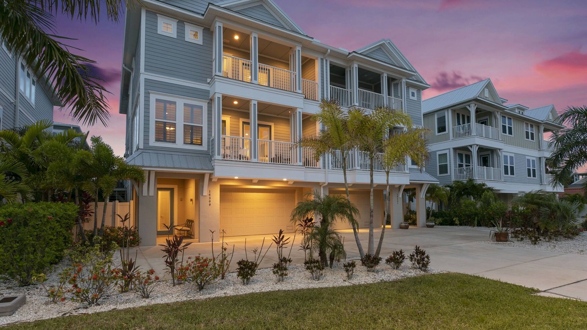 Redington Beach House | Gorgeous Sunsets in this beautifully appointed Townhouse steps from the Beach