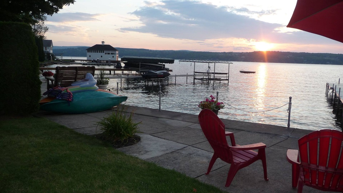 Canandaigua Cottage | Gorgeous Sunsets! Lake Level Home On Desirable East Side