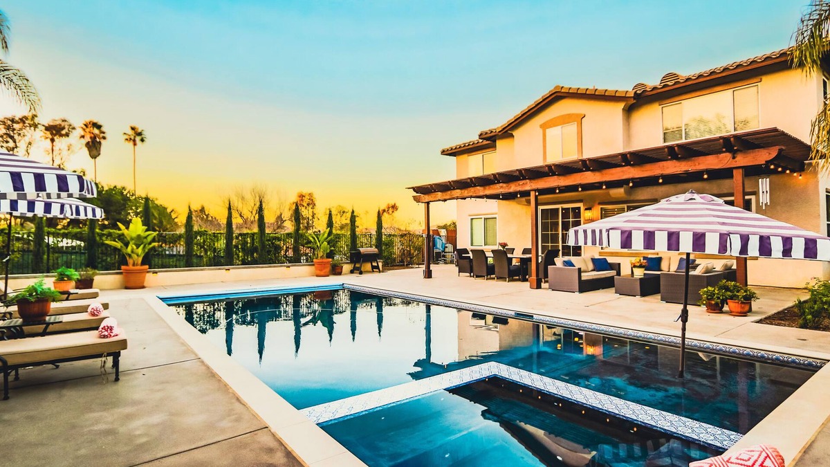 San Marcos House | Gorgeous Tropical Villa Perfect for Family Getaway