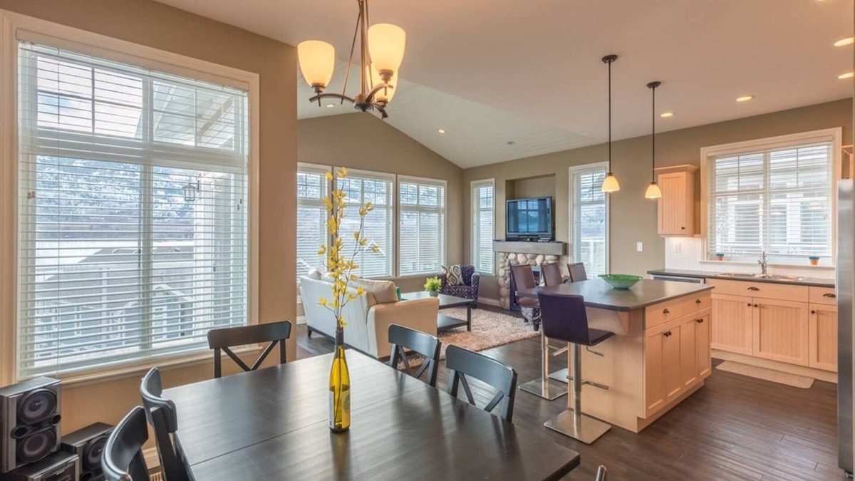 Okanagan-Similkameen House | Gorgeous View, 4 bedrooms, 3 bathrooms with boat slip