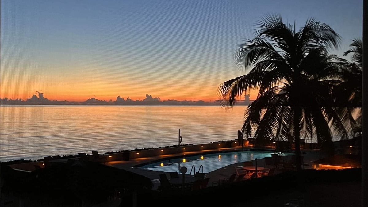 Seven Mile Beach Condo | Gorgeous View, Huge Beach,Pool & Hot Tub at Discovery Point Club Unit 34!