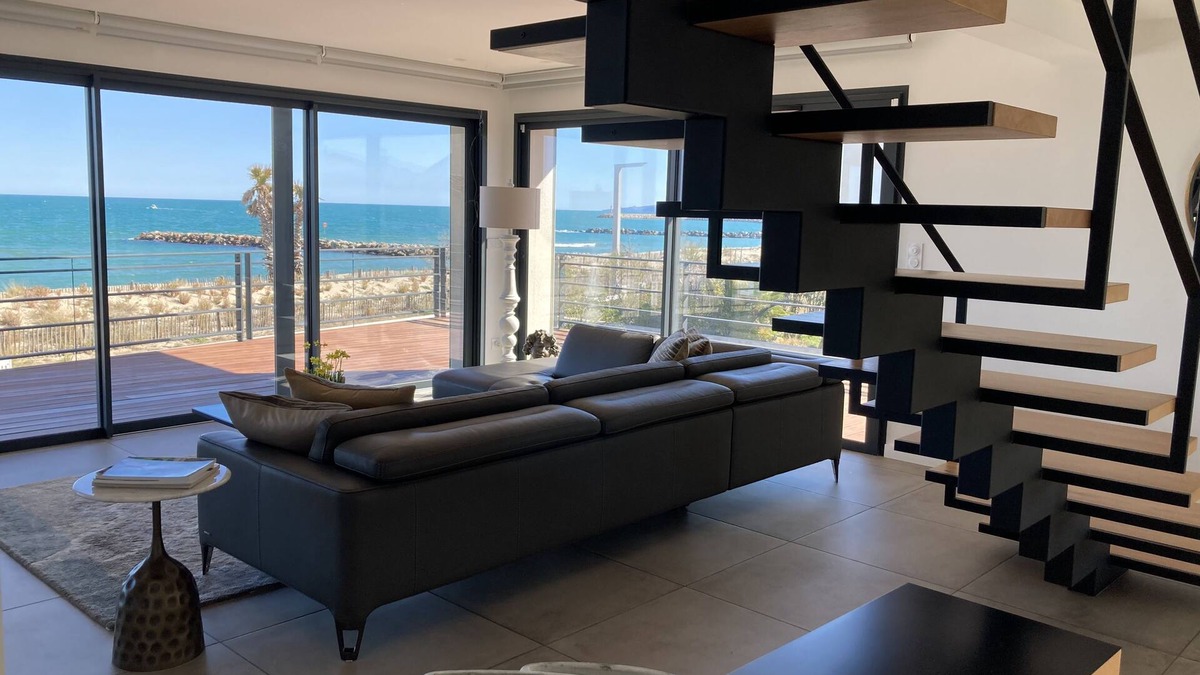 Saint-Cyprien Plage Villa | Gorgeous villa right in front of the beach