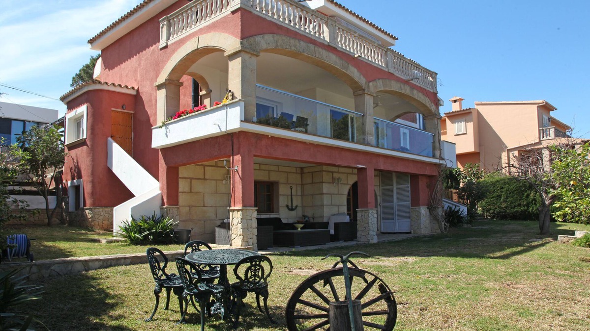 Palmanova House | Gorgeous villa with superb sea views close to the beach