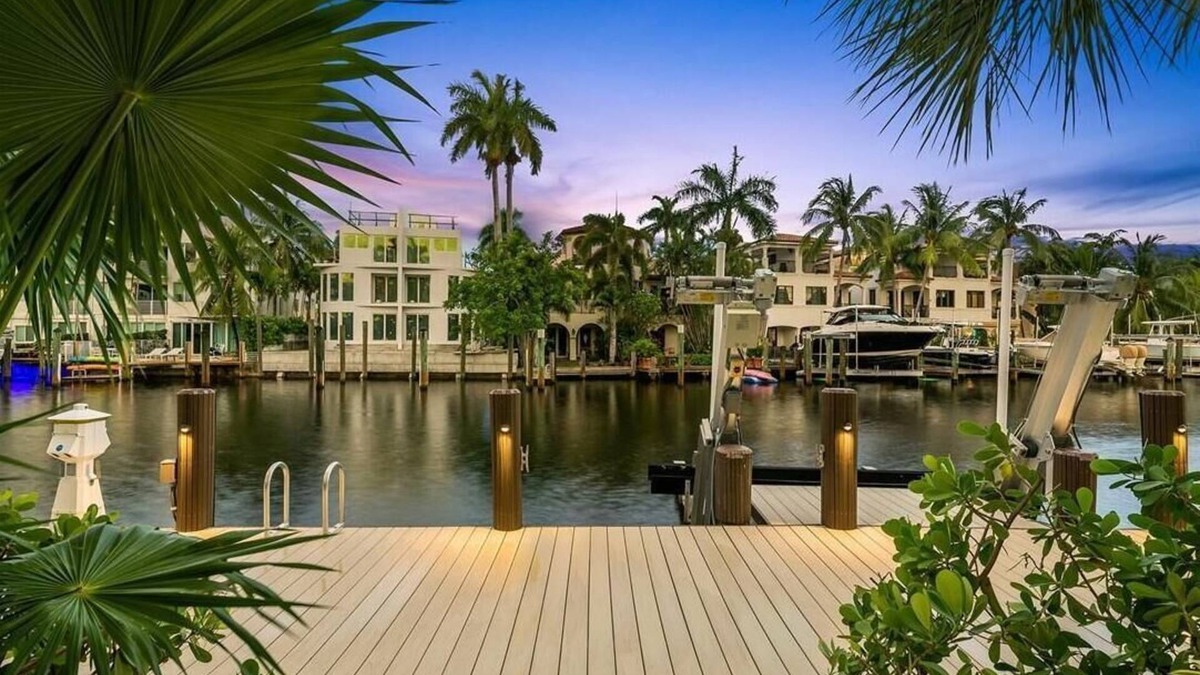 Hendricks and Venice Isles House | Gorgeous waterfront home in the heart of downtown!
