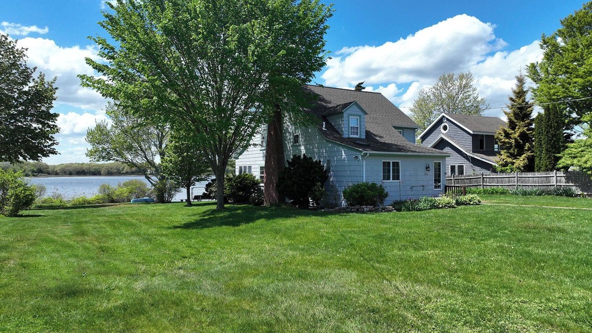 North Kingstown House | Gorgeous Waterfront Home in the Heart of North Kingstown