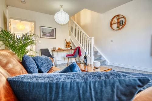 Dudley House | Gornal Dudley-2bed-contractor &long Stay -parking
