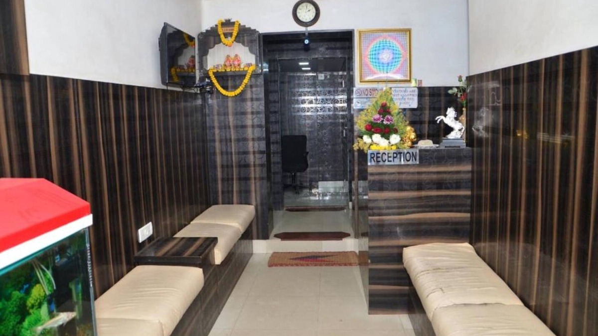 Kolkata Hotel | Goroomgo Dev Guest House Howrah Kolkata