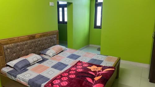 Faizabad Hotel | Goroomgo Hotel Shree Raj Luxury Homestay Ayodhya