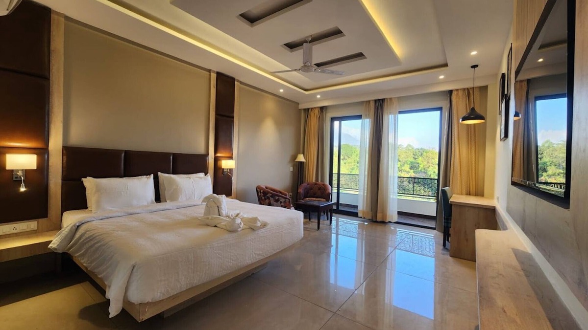 Sheehla Hotel | Goroomgo Portola Hotel By Parkside Dharamshala