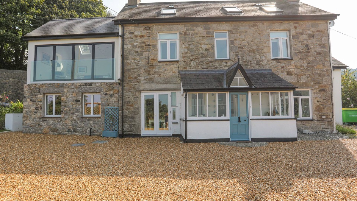 Beaumaris Cottage | GORPHWYSFA, pet friendly, country holiday cottage in Llanddona