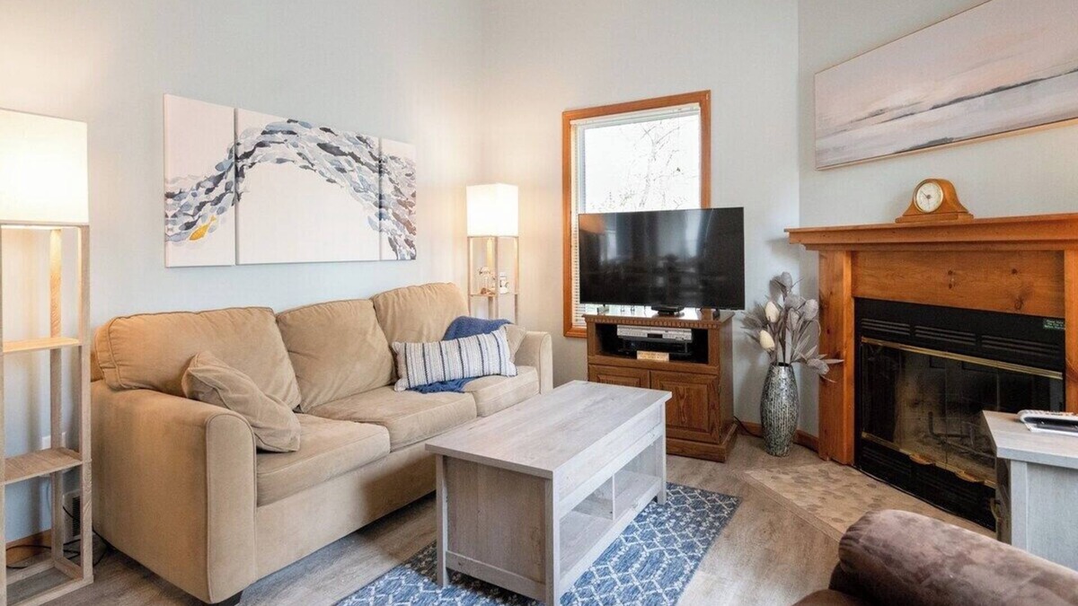 Saugatuck Cottage | Goshorn Lake Resort Cottage #25