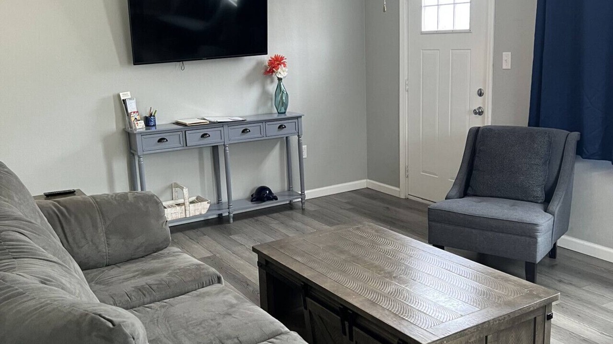 Geneva-on-the-Lake House | GOTL Coastal Cottage- Sunset Vacation Rentals