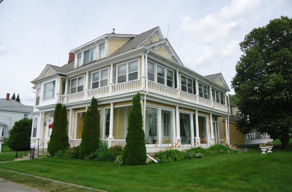 Nelson Miramichi Hotel | Governor's Mansion Inn