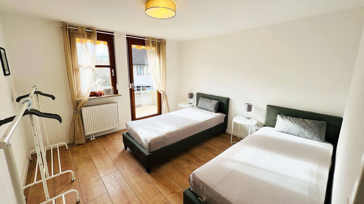 Uhingen Apartment | Gp03 - Ferienwohnung mit Balkon in Göppingen, 78 qm, 3,5 Zimmer, Max. 4 Personen