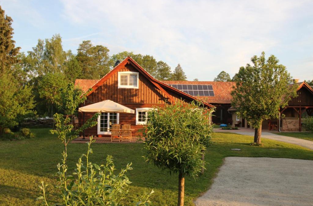 Burg-Dorf House | Grüne Farm - FeWo Ost