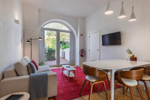 Santa Engracia Apartment | Graça Hidden Garden by LovelyStay