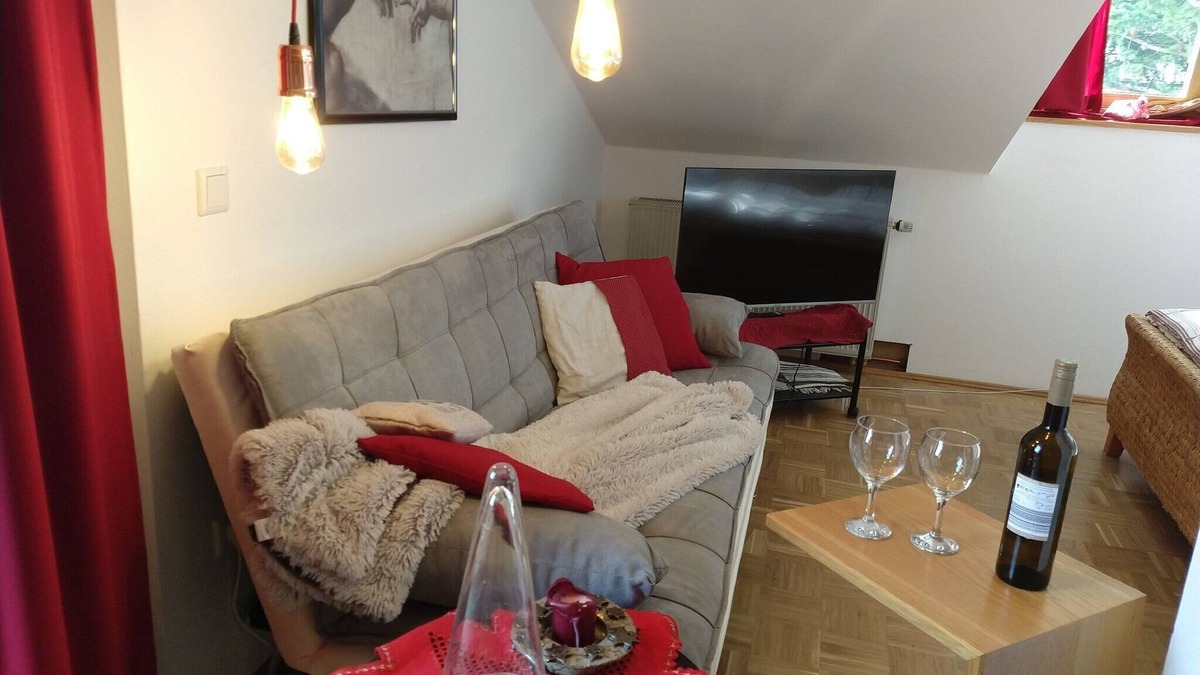 Grainet Apartment | Grabmeier holiday flat - number 3’ with mountain view, balcony and Wi-Fi