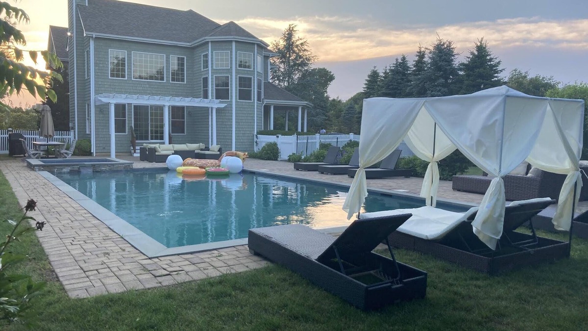 Southampton House | Gracious 6 Bedroom home with a backyard paradise minutes from Main Street
