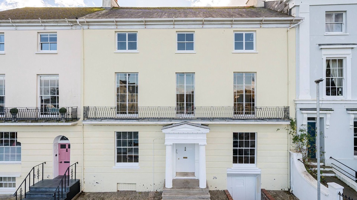 Westleigh House | Grade 2 Georgian Townhouse
