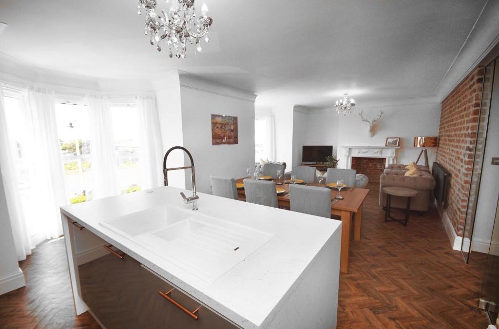 Southport Apartment | Grade 2 Listed Apartment, Southport Promenade