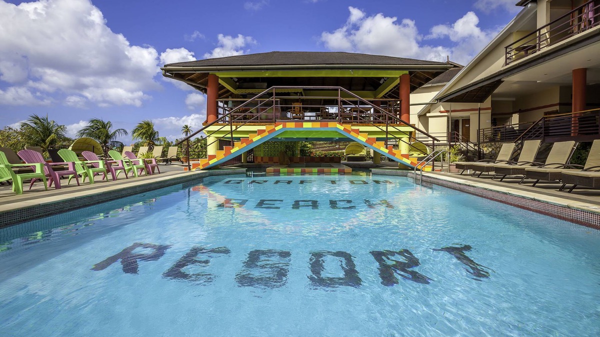 Black Rock Resort | Grafton Beach Resort