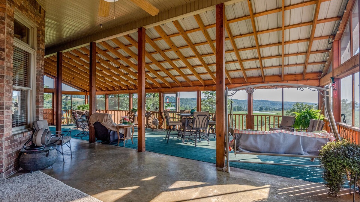 Compton House | Gramakk's Sunset Retreat would like to share the view and sunsets we enjoy daily