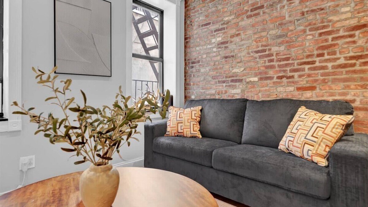 Gramercy Apartment | Gramercy Apartment - 3BR, 2BA, Modern ,Central