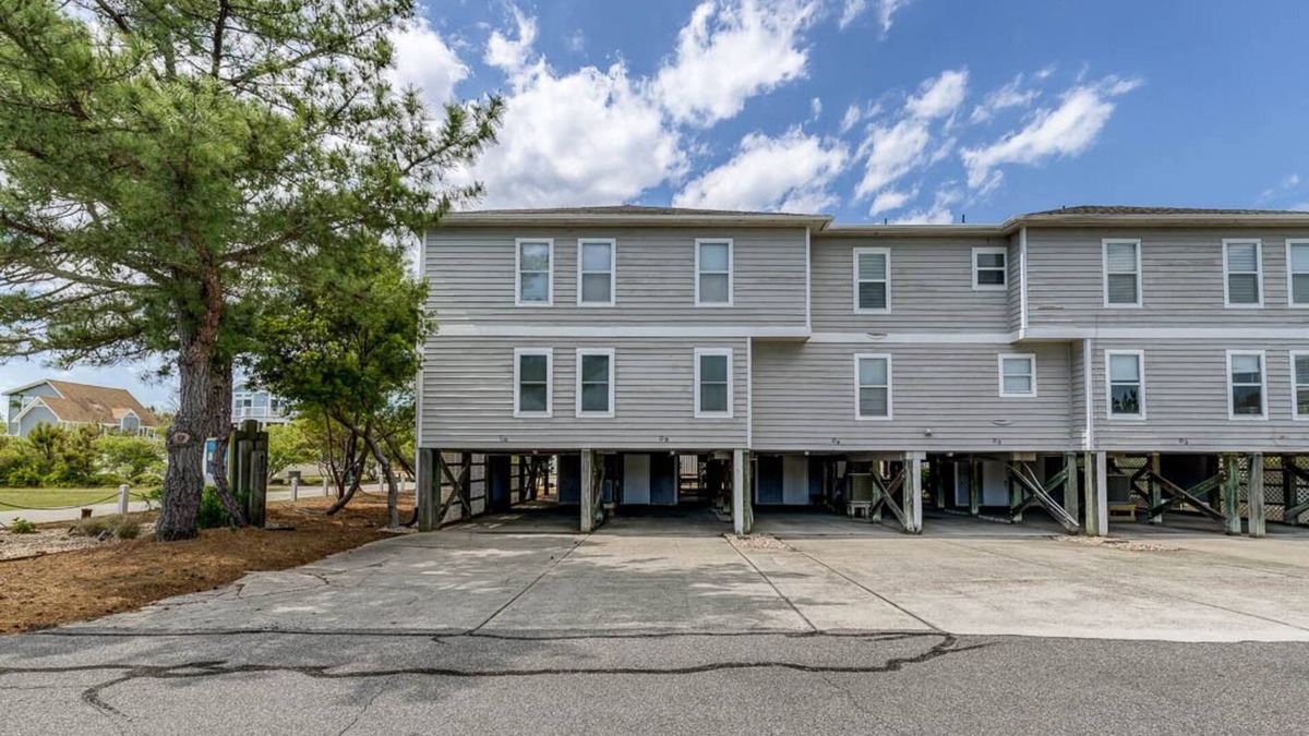 Ocean Sands Condo | Grammie's Place | 574 ft from the beach | Community Pool | Corolla