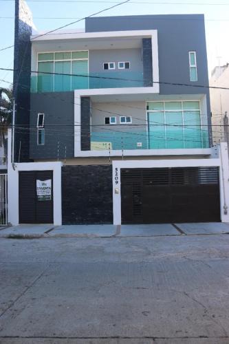 Zona Dorada Apartment | Gran ubicación Departamento para 11 cerca de playa