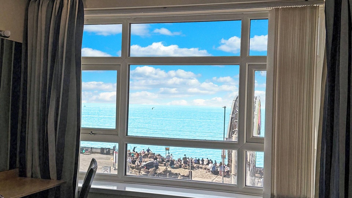 Bispham Apartment | Granada Apartments Queens Mansions