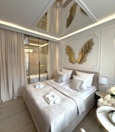 Gdansk City Center Apartment | Granaria Jacuzzi Deluxe Suites by Downtown Apartments