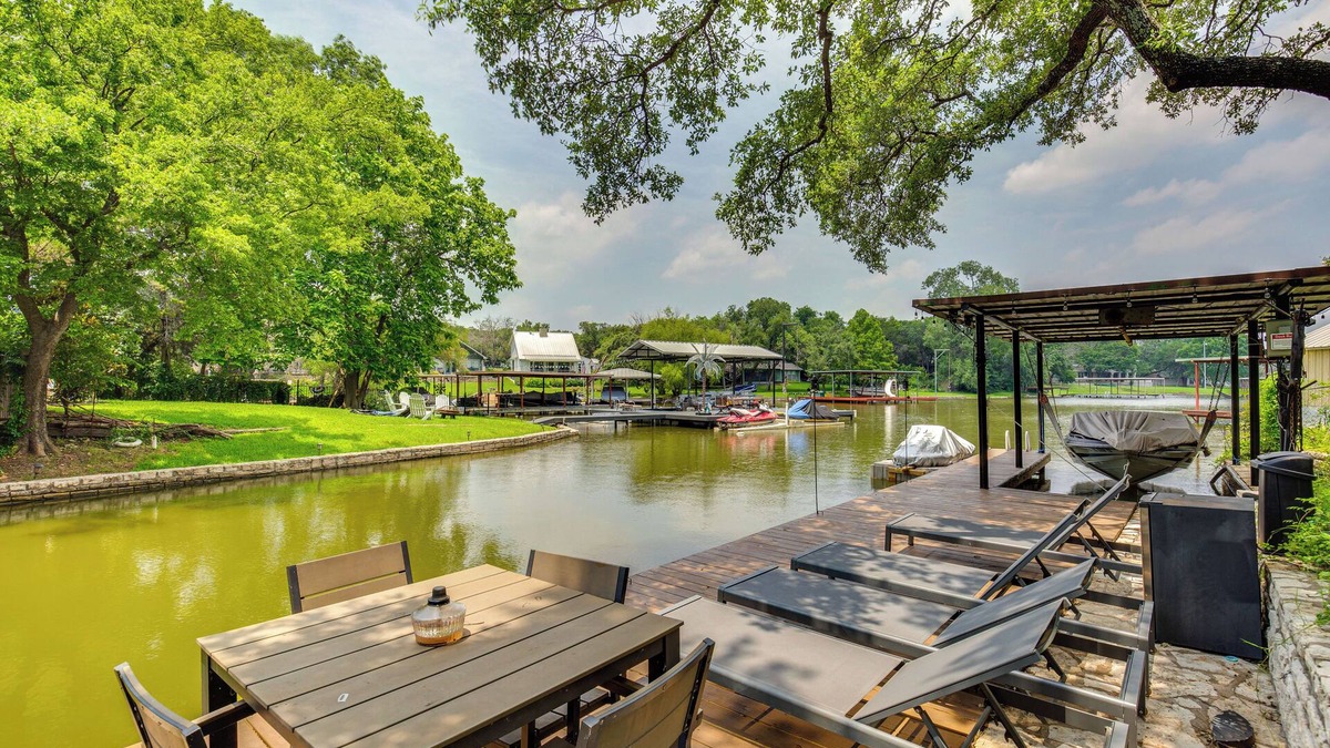 Granbury House | Granbury Home w/Waterfront Deck: 5 Mi to Downtown