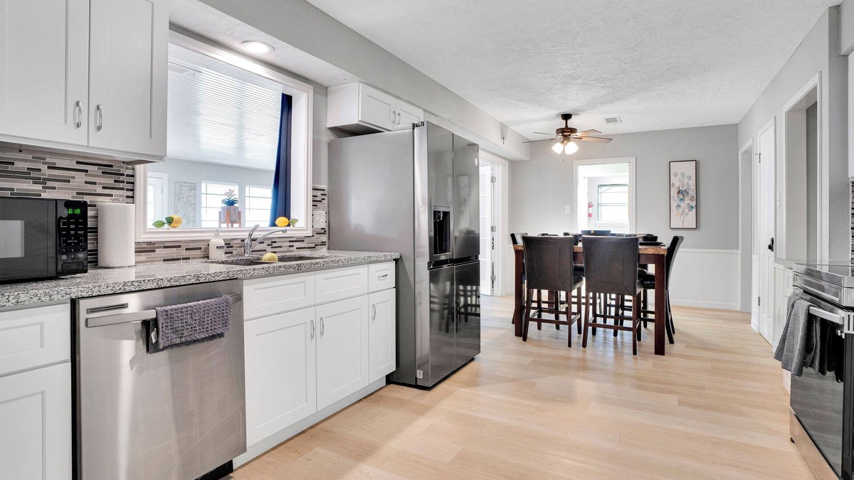 Ponderosa Forest House | Grand 7-Bedroom Villa w Pool: 25 Mins Downtown SC2