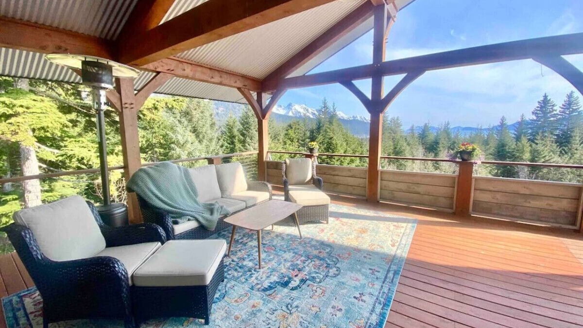 Seward House | Grand Bear Den - Eco-Luxury with a view