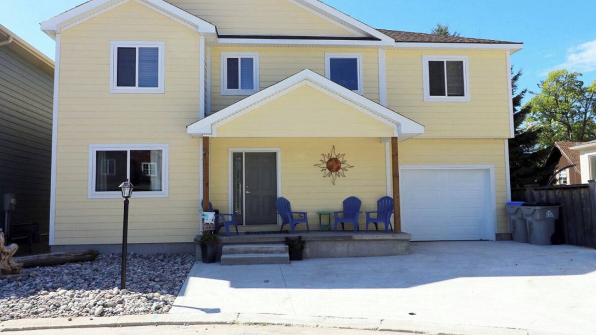 Grand Bend House | Grand Bend Beach Luxury Home: Cozy & Upscale