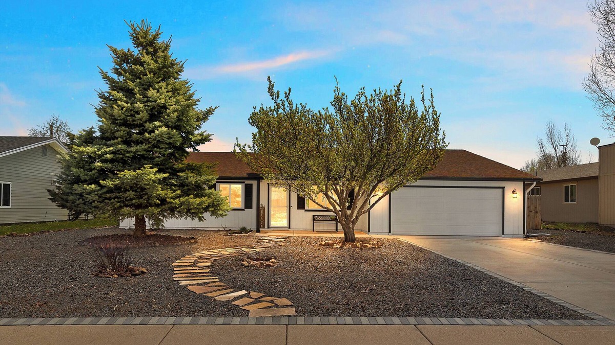 Williams House | Grand Canyon Casa w/Theater, Arcade Games, Pool Table in Williams, AZ Rte. 66!