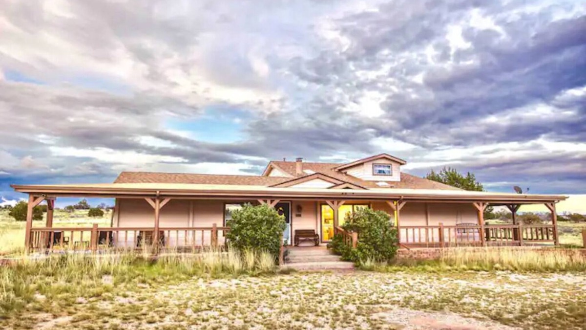 Valle House | Grand Canyon Ranch near South Rim with FREE EV-charging