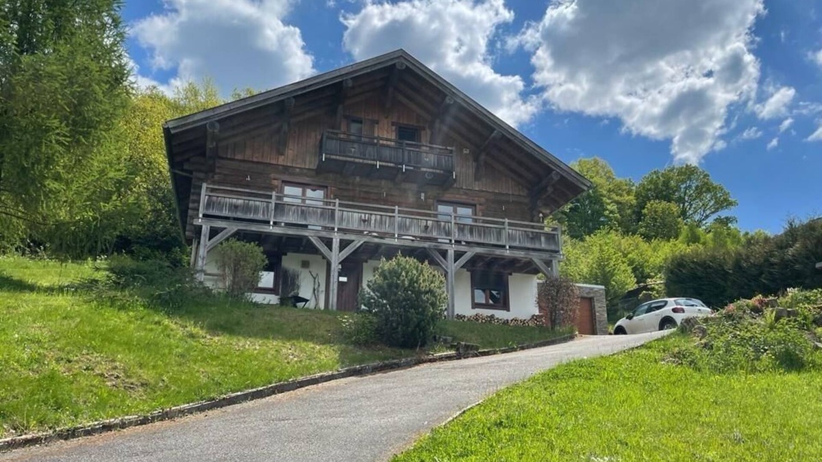 Vasperviller Ski Chalet | Grand Chalet Canadien en Rondin, Vosges du Nord, Pour 14 Couchage sur 220 M2