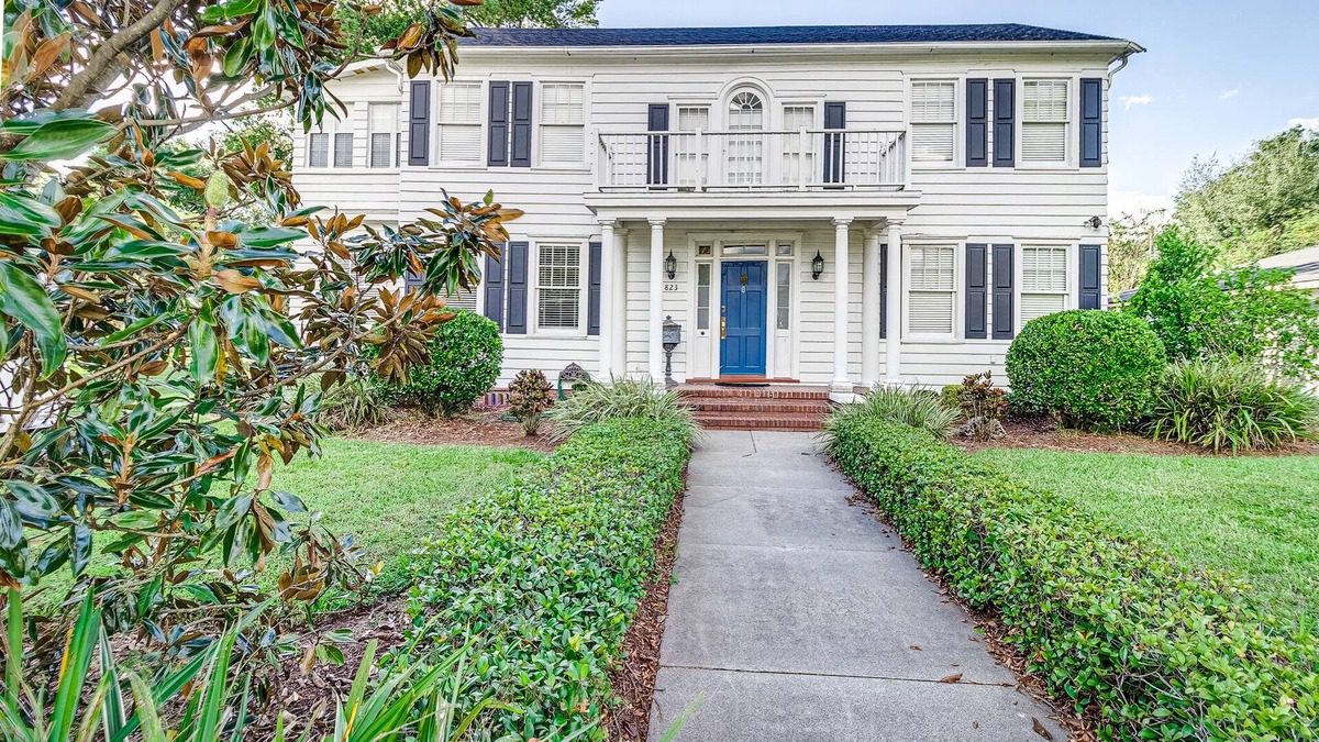 Lakeland House | Grand Colonial Home for Group Stays ~ Sleeps 16+ ~ 4 min walk to FSC