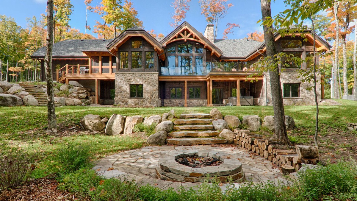 Mont-Tremblant House | Grand Foret Villa | Luxurious Chalet with Hot Tub and Outdoor Firepit/Tremblant Living