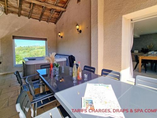 Chevrieres House | Grand gîte 12 pers avec spa et jardin privatif dans la Loire - FR-1-496-354