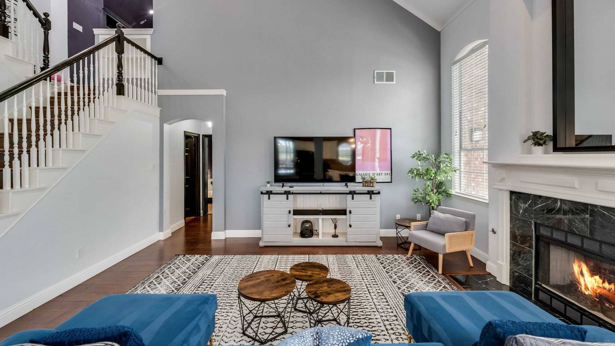 Northwest Carrollton House | Grand Gem for Large Groups - Pool+Cinema+Playroom
