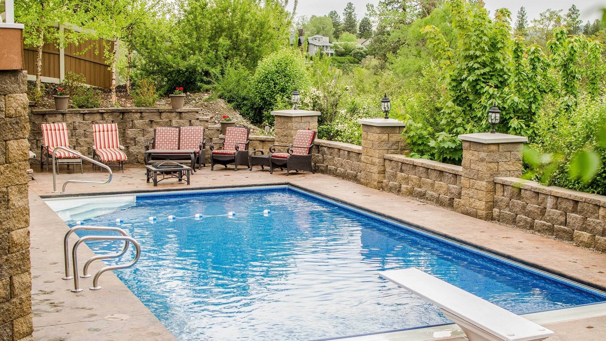 Greenacres House | Grand Getaway w/Hot Tub in Spokane Valley!